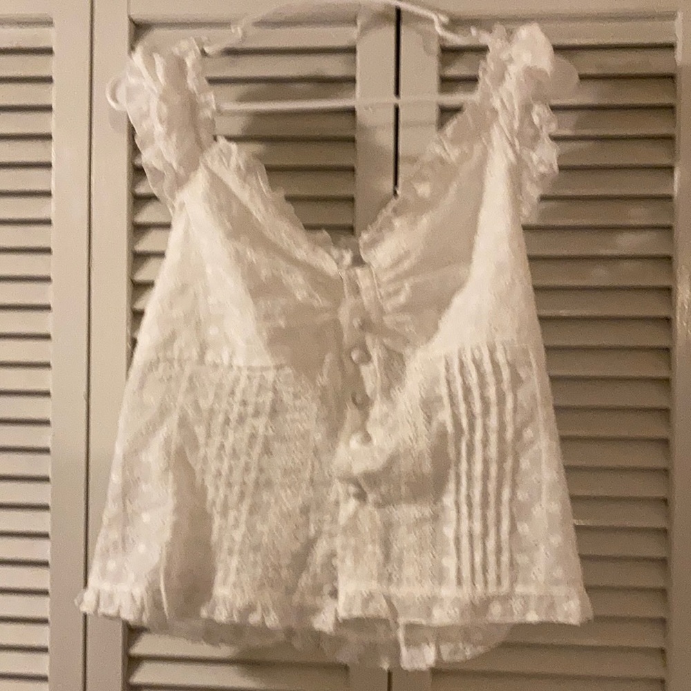 Women’s White Eyelit Top with Puffy Sleeve Sz L